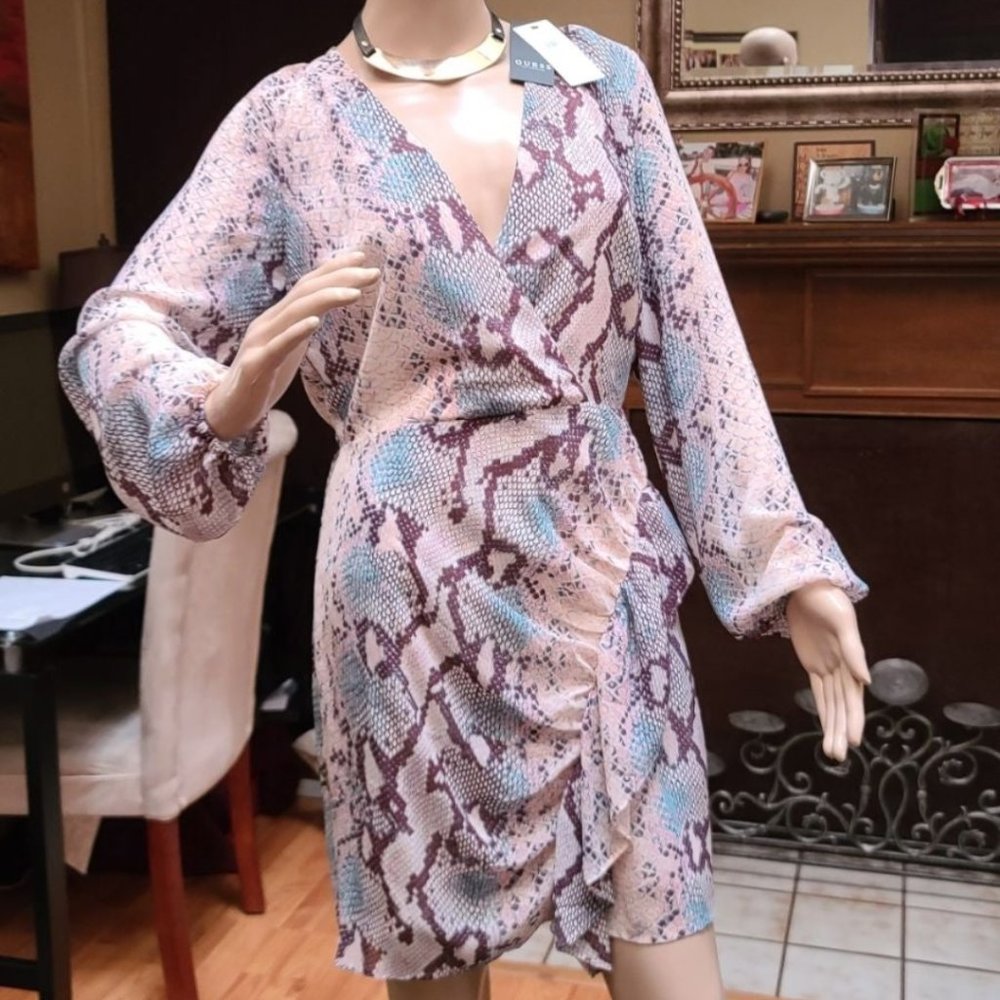 Dress Brand New Guess one of JLO's coelle